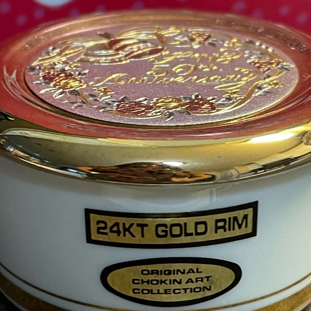 Vintage "The Art Of Chokin" 24k gold rim, trinket container. Beautiful!